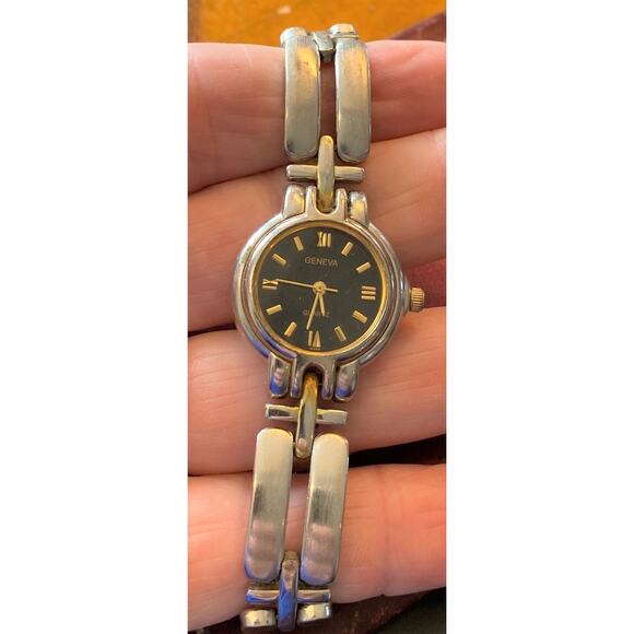 Women's 25mm Silver Tone Geneva Watch, Gold Tone Numerals - Picture 2 of 3